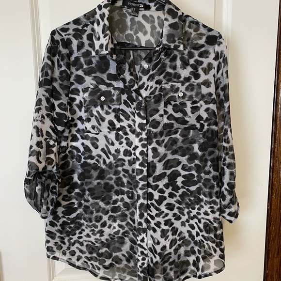 Forever 21 button down blouse Size M - Picture 1 of 3